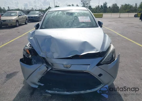 2020 Toyota Yaris L из США, поврежденный, VIN 3MYDLBYV0LY716378